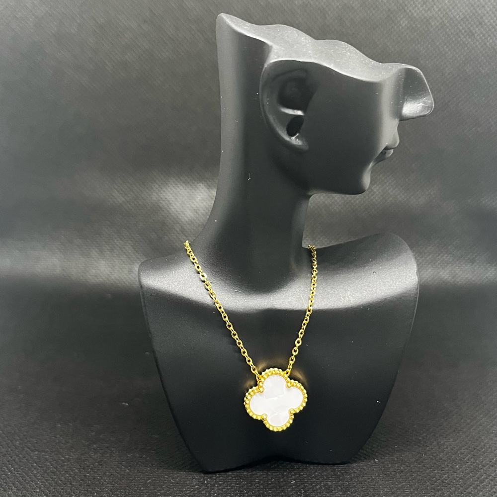 Elegant Gold and White Clover Pendant Necklace